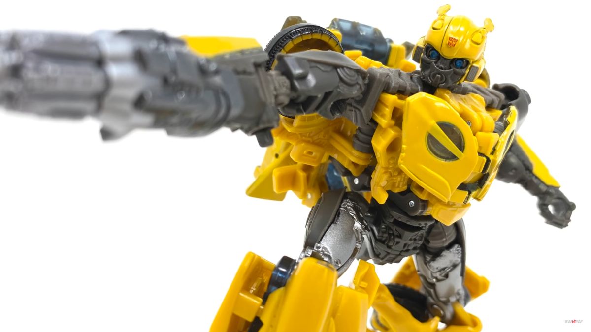 B-127 イエロー ロボットフィギュア Studio Series B-127 Bumblebee Unmasked Variant Revealed In